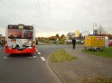 VU KVB Bus PKW Koeln Porz Gremberghoven Neuenhofstr Edmund Rumplerstr P072